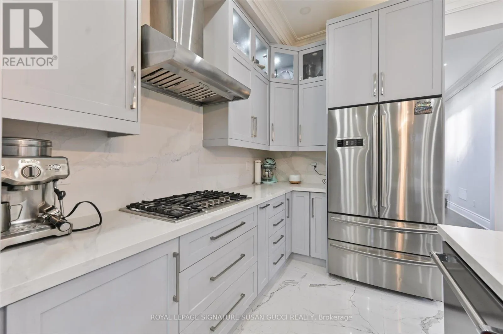 3 HOLMSTEAD AVENUE