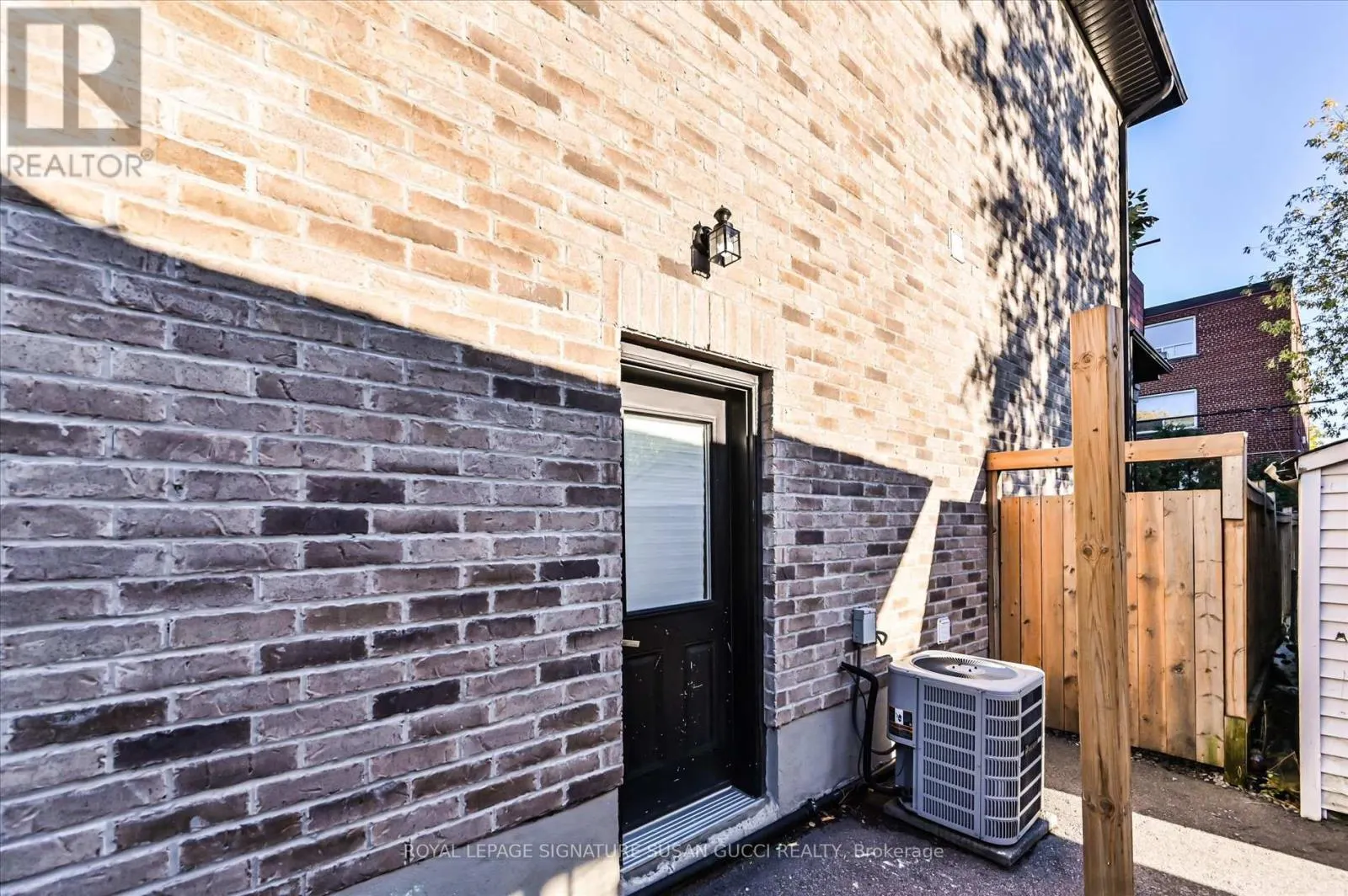 3 HOLMSTEAD AVENUE