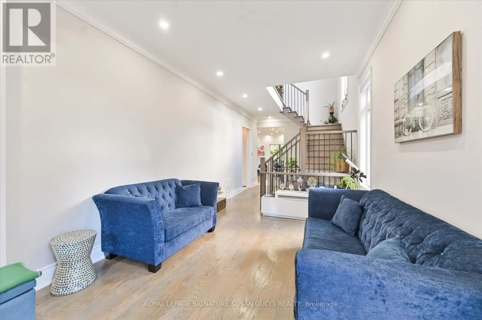 3 HOLMSTEAD AVENUE