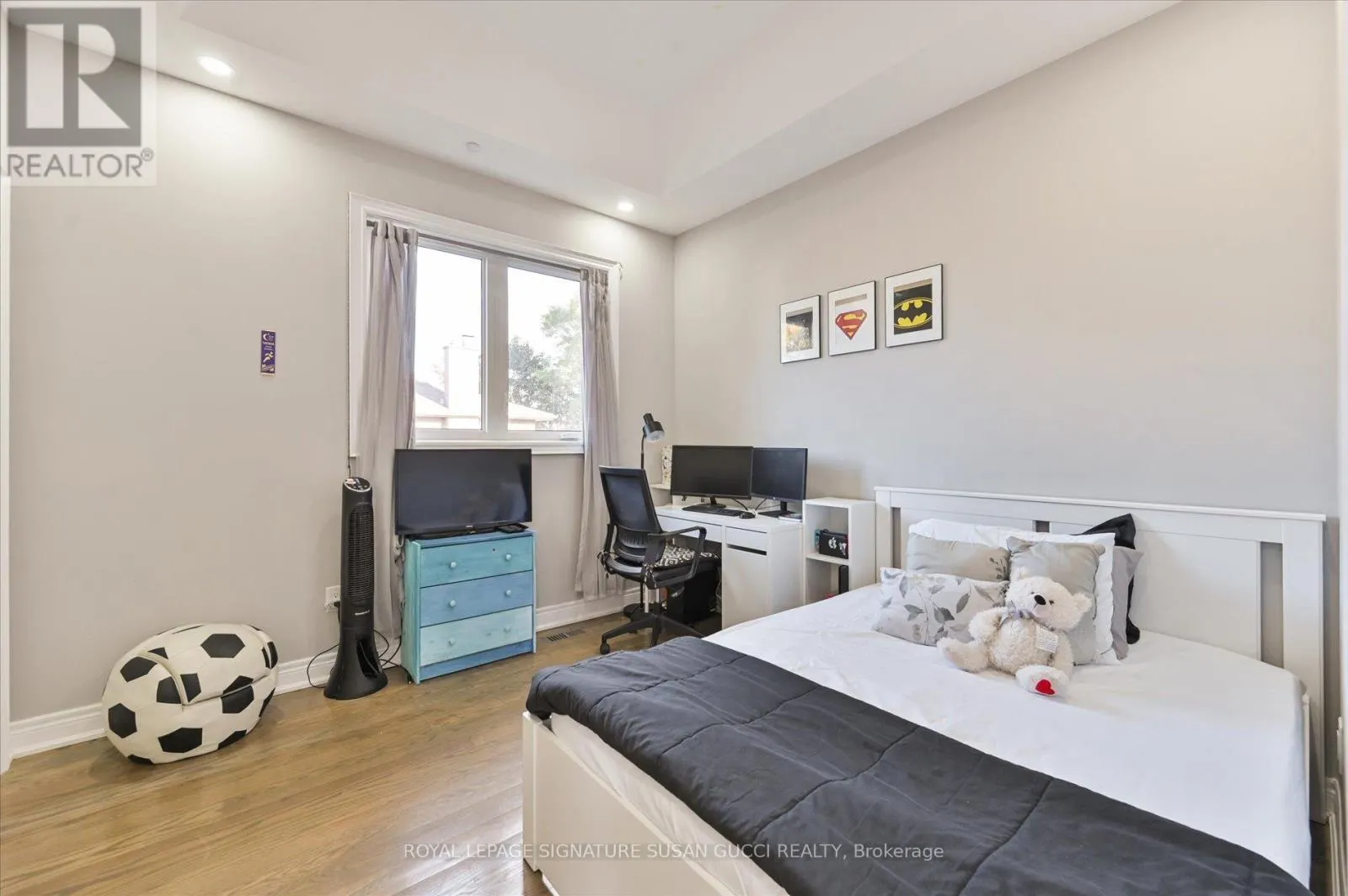 3 HOLMSTEAD AVENUE