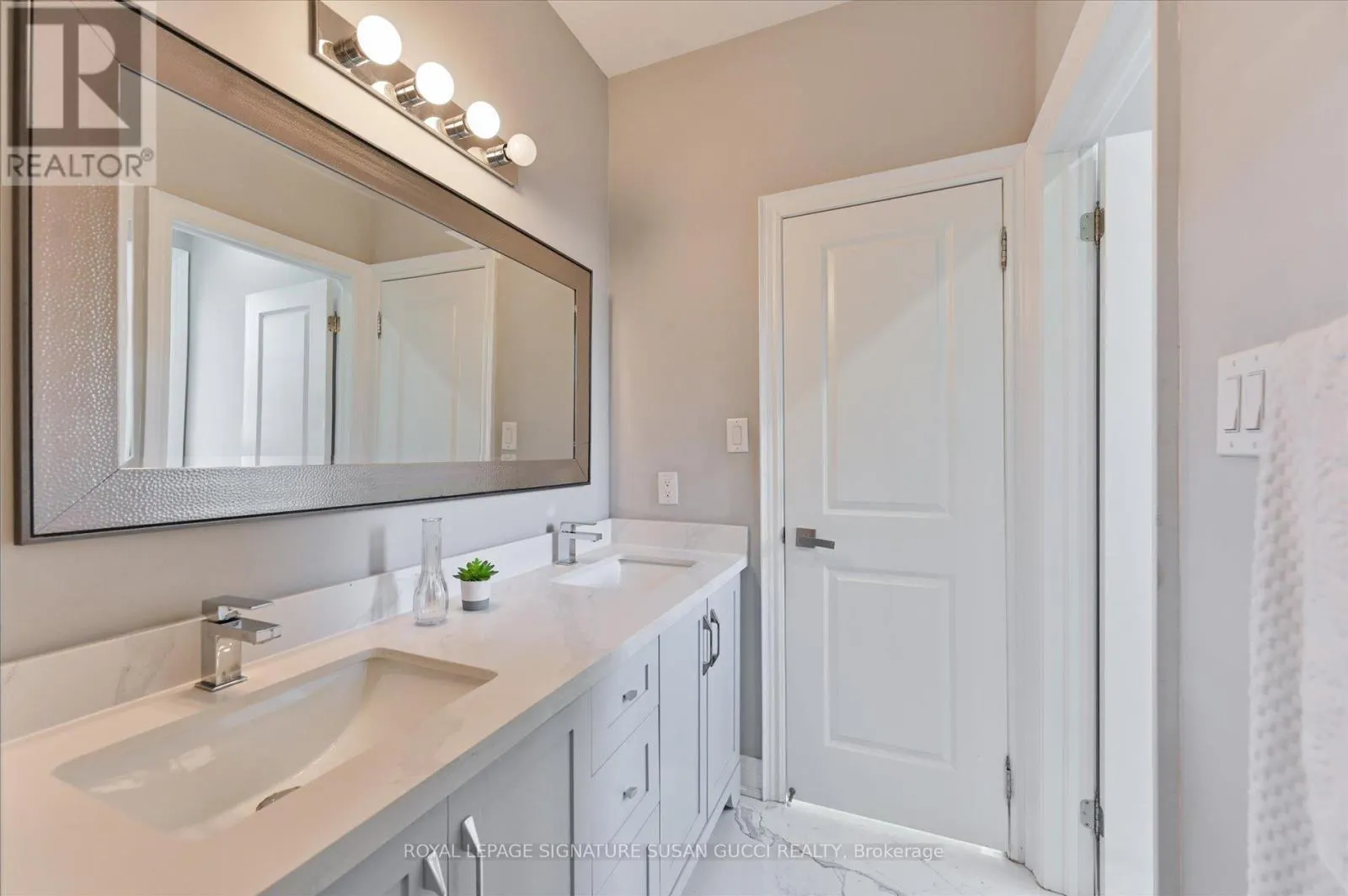 3 HOLMSTEAD AVENUE