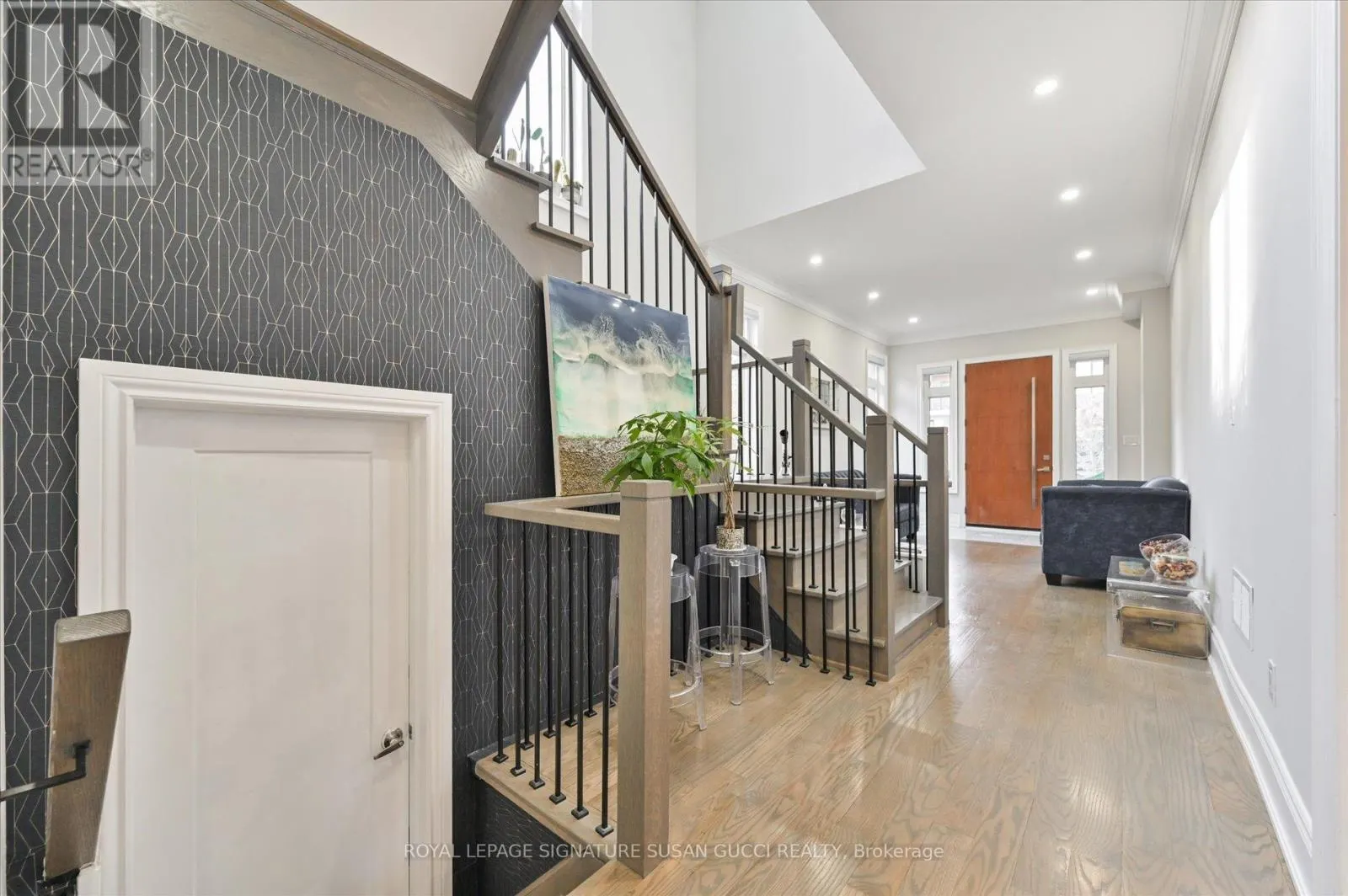 3 HOLMSTEAD AVENUE