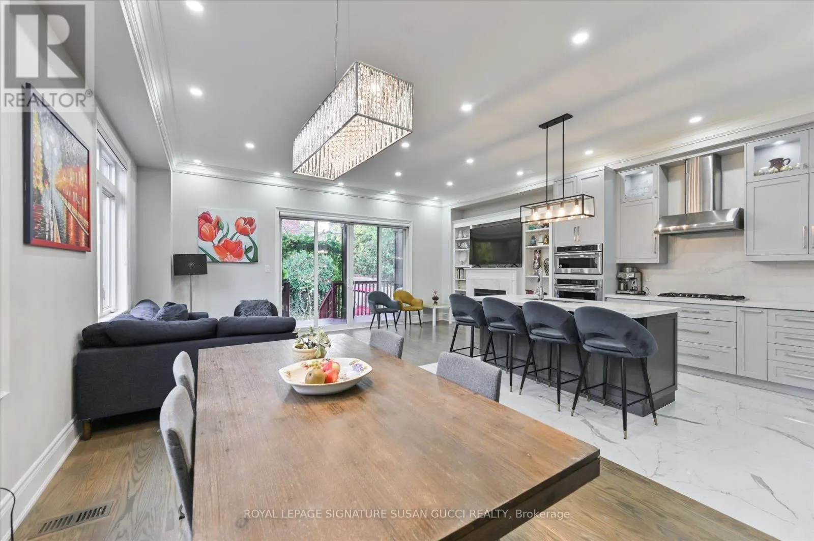 3 HOLMSTEAD AVENUE