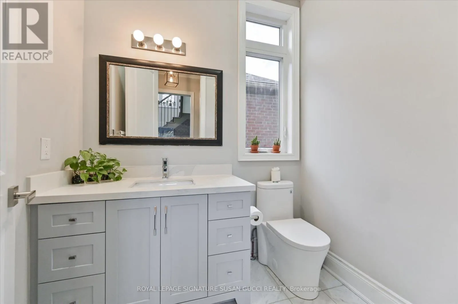 3 HOLMSTEAD AVENUE
