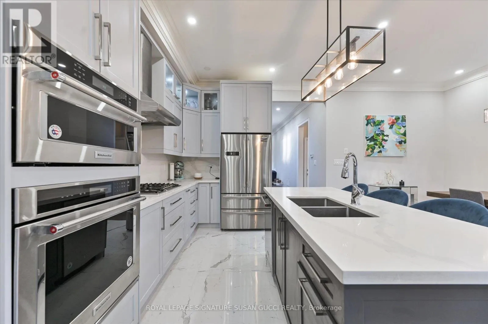 3 HOLMSTEAD AVENUE