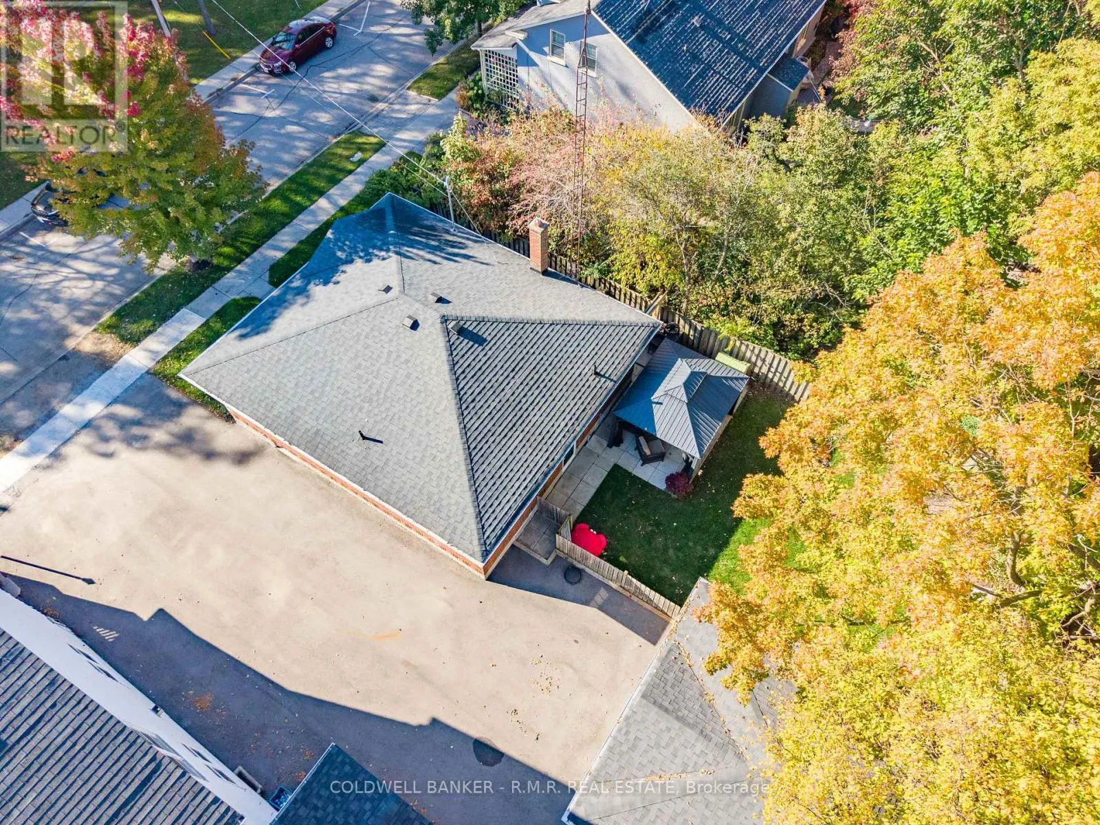 18 CENTREVIEW STREET