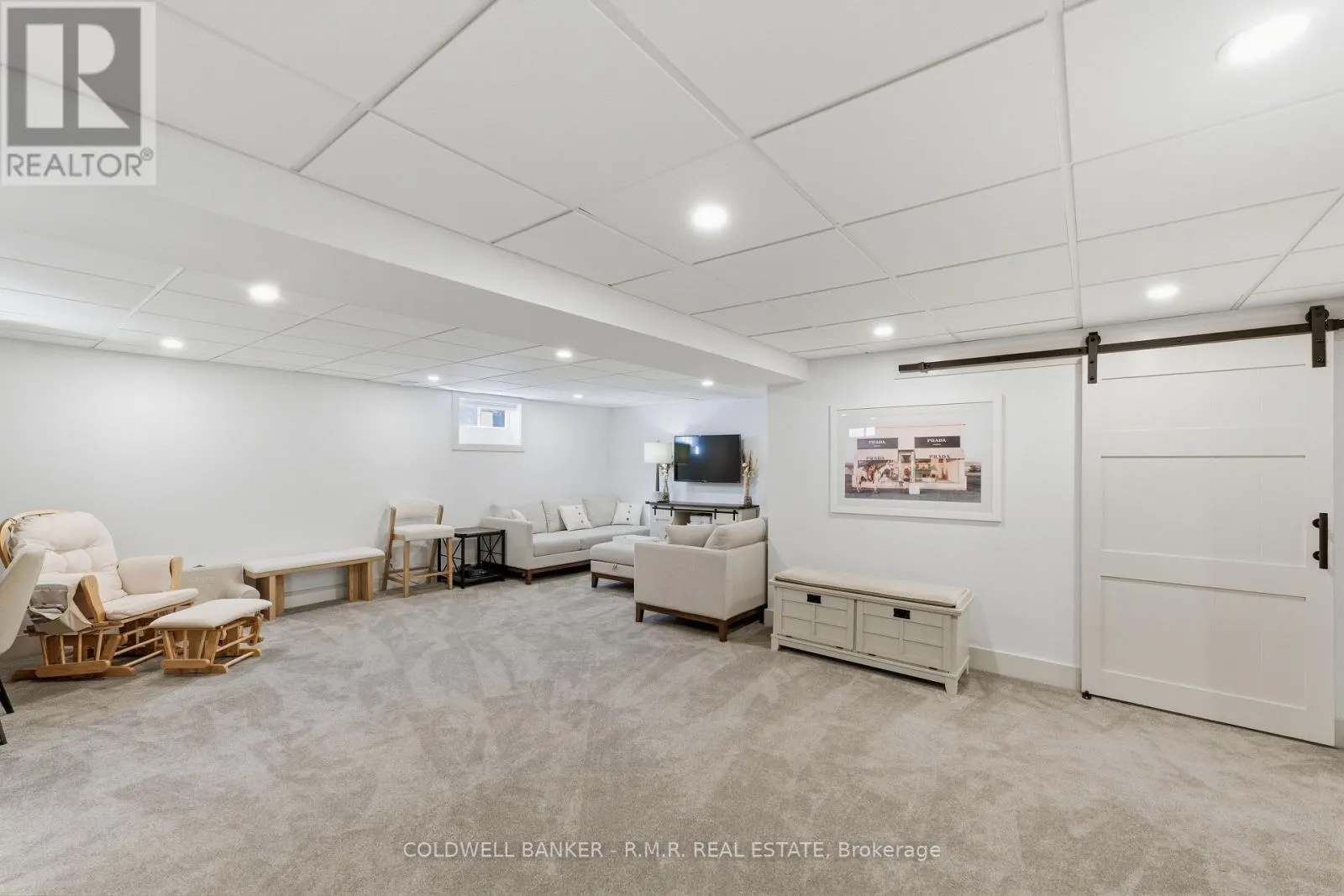 18 CENTREVIEW STREET