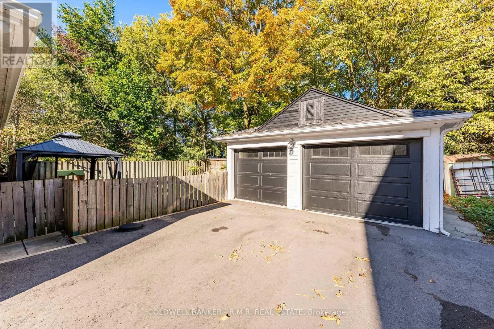 18 CENTREVIEW STREET