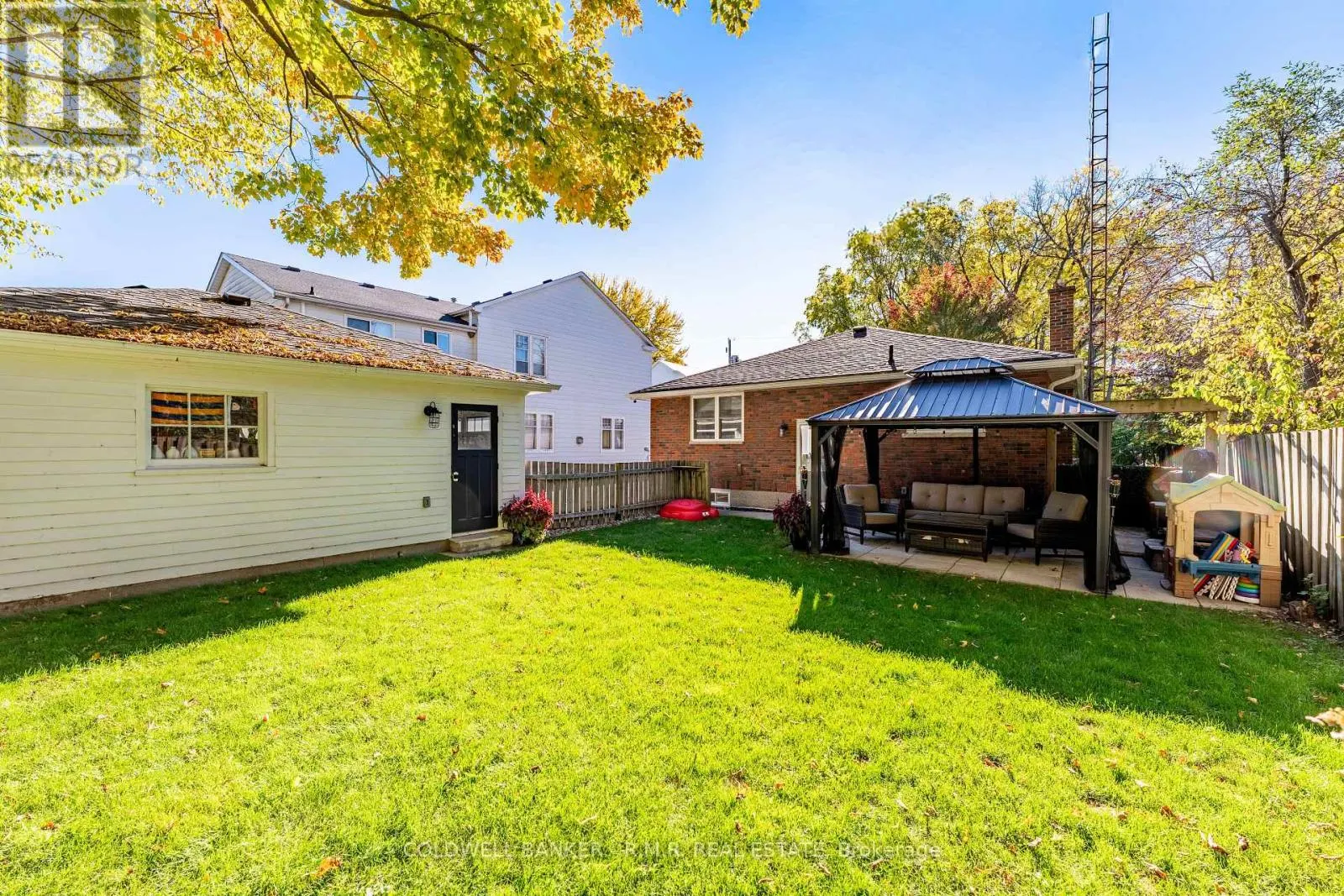 18 CENTREVIEW STREET