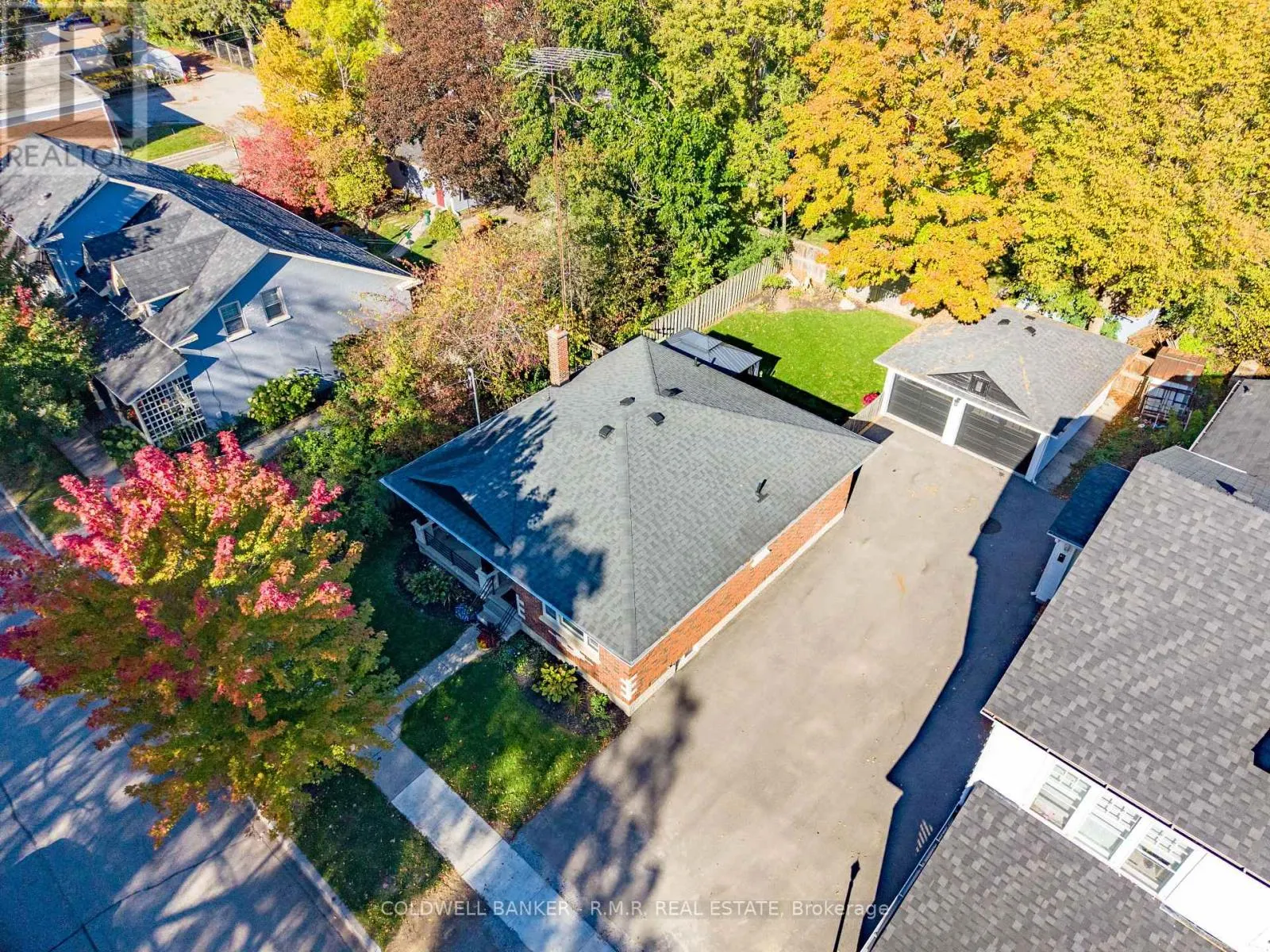 18 CENTREVIEW STREET