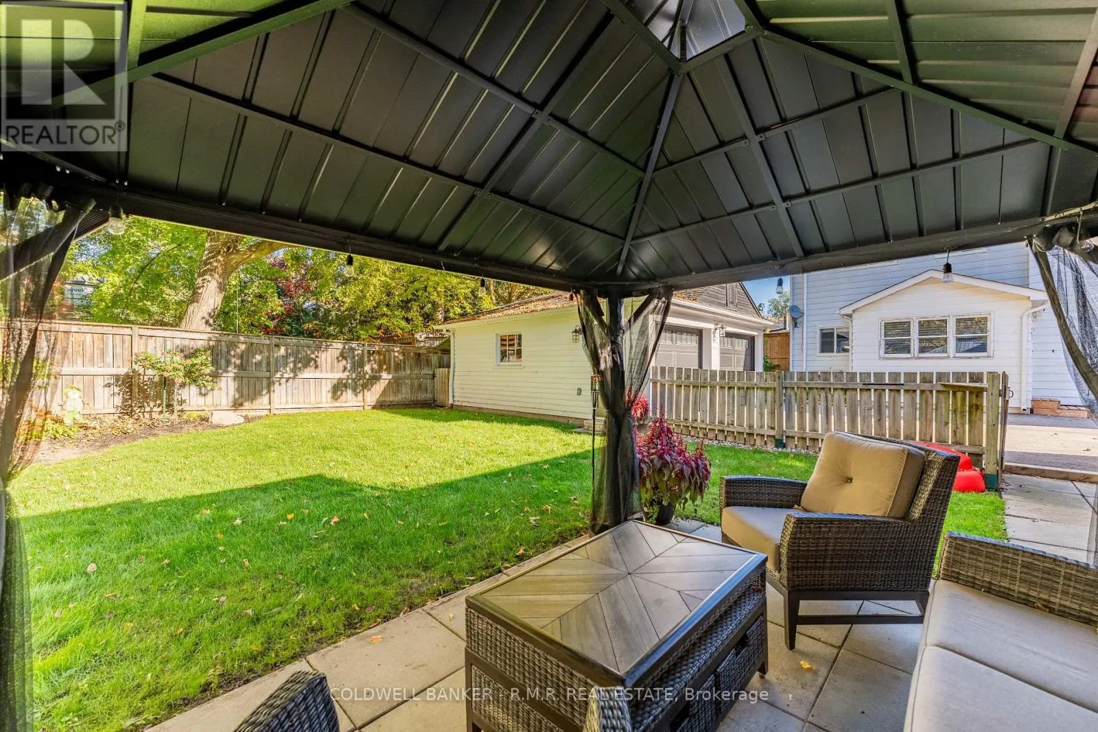 18 CENTREVIEW STREET