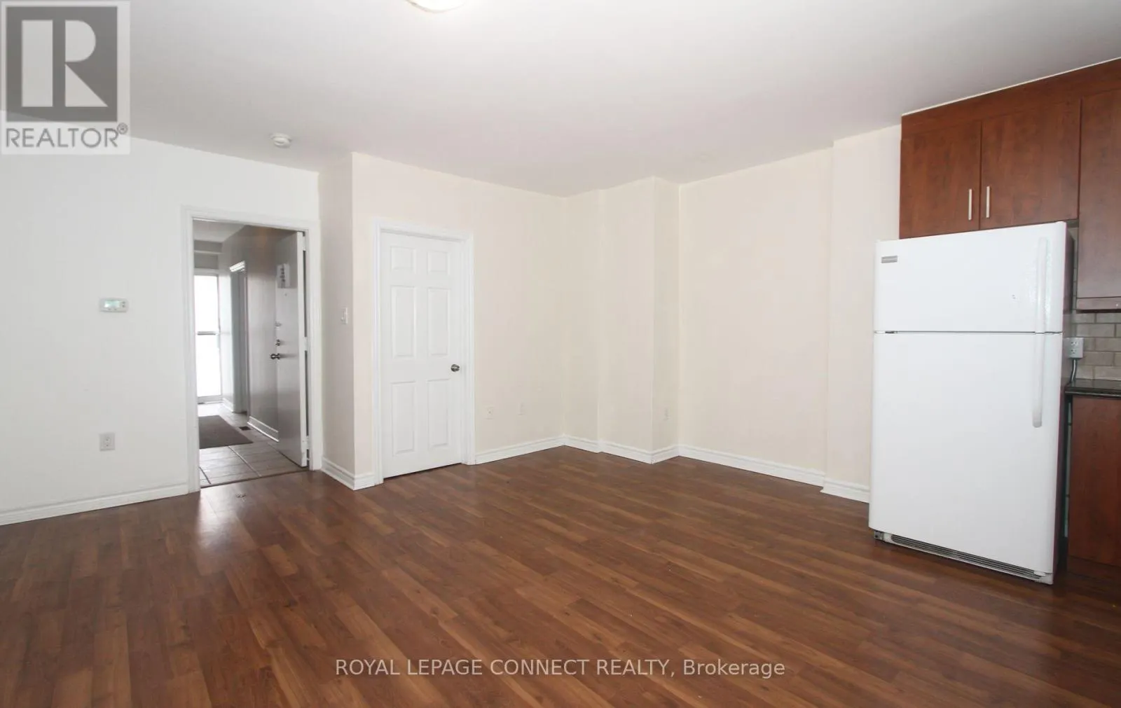 1229A WOODBINE MAIN FLOOR AVENUE
