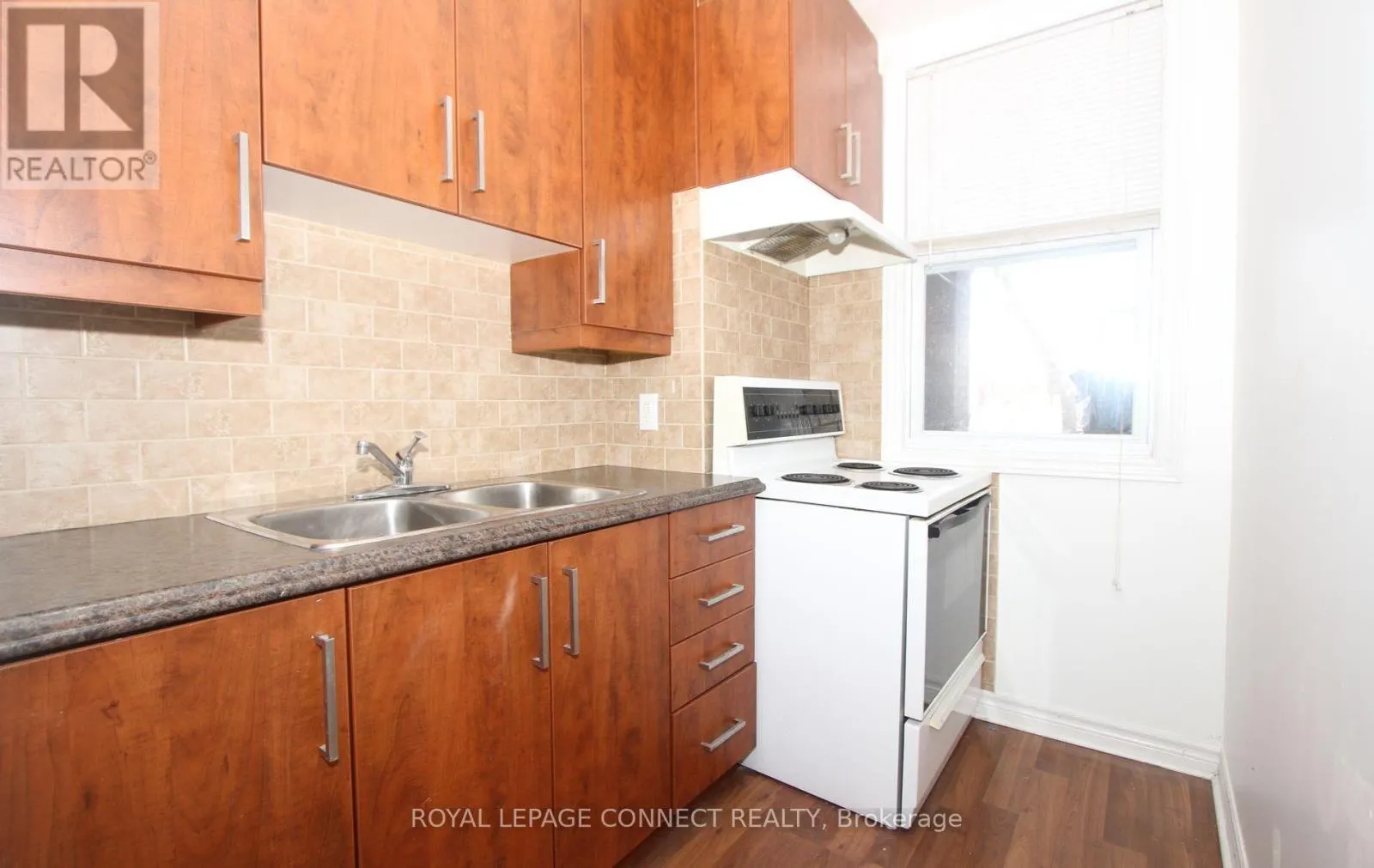1229A WOODBINE MAIN FLOOR AVENUE