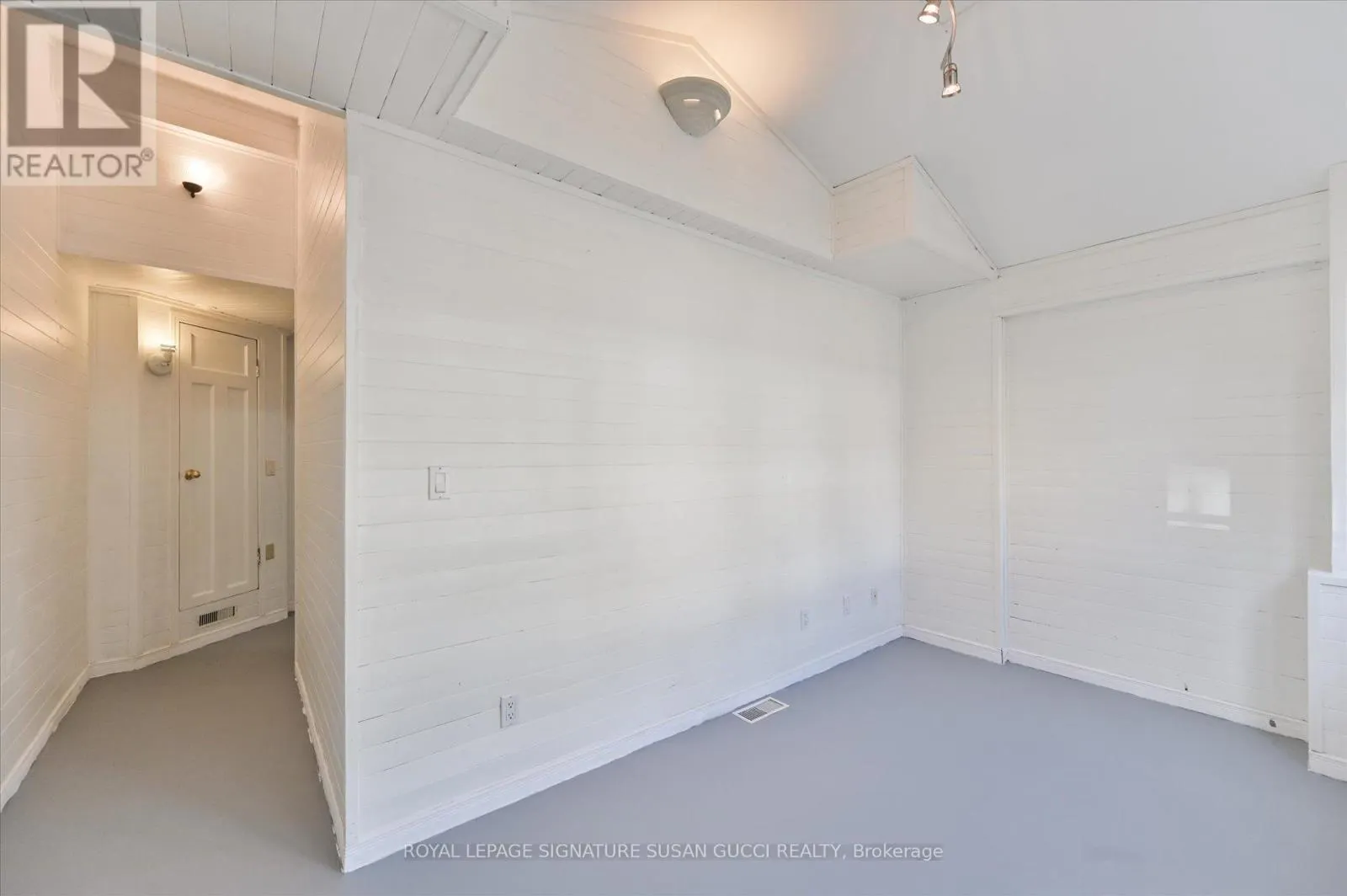 1138 WOODBINE AVENUE