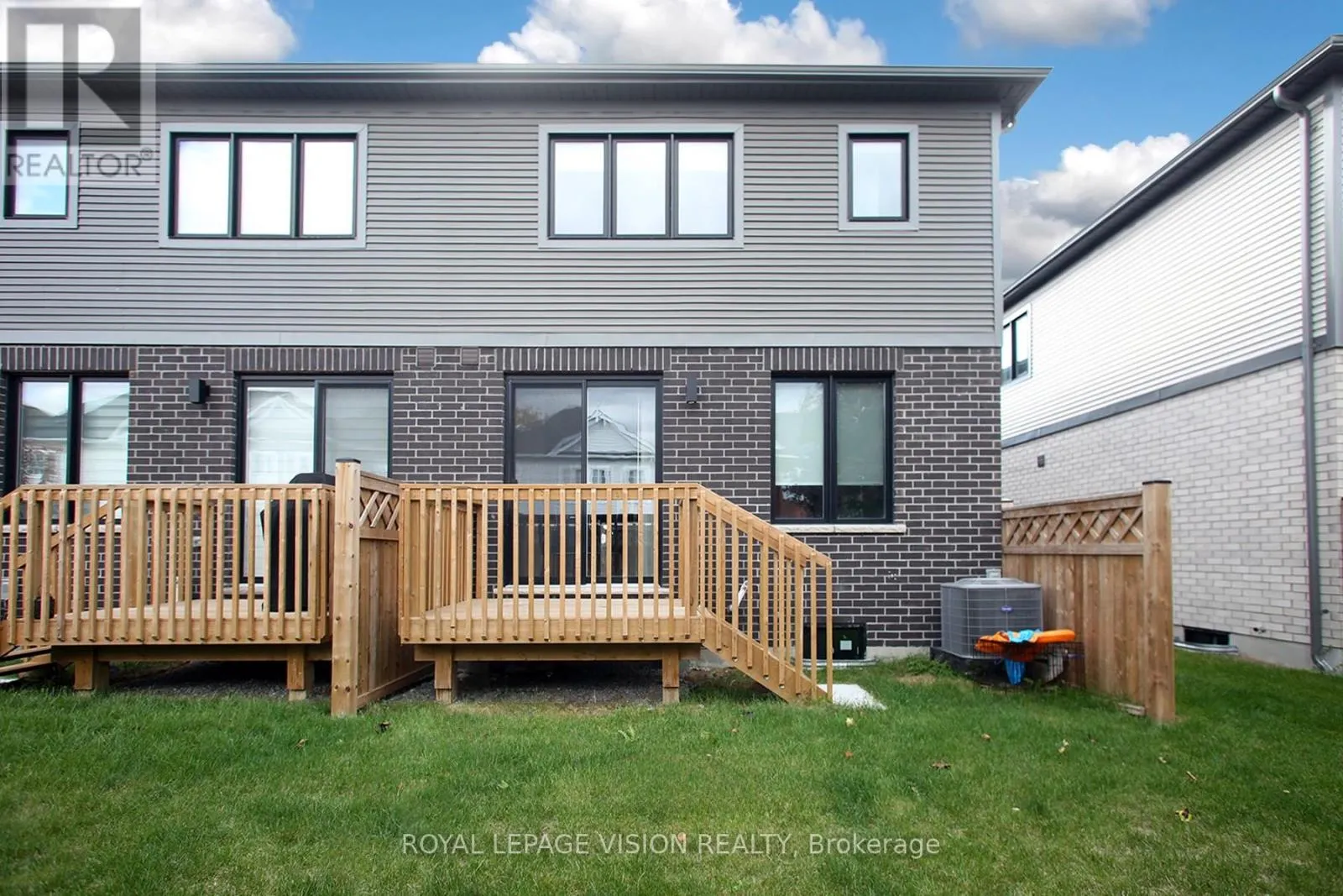 21 SORBARA WAY