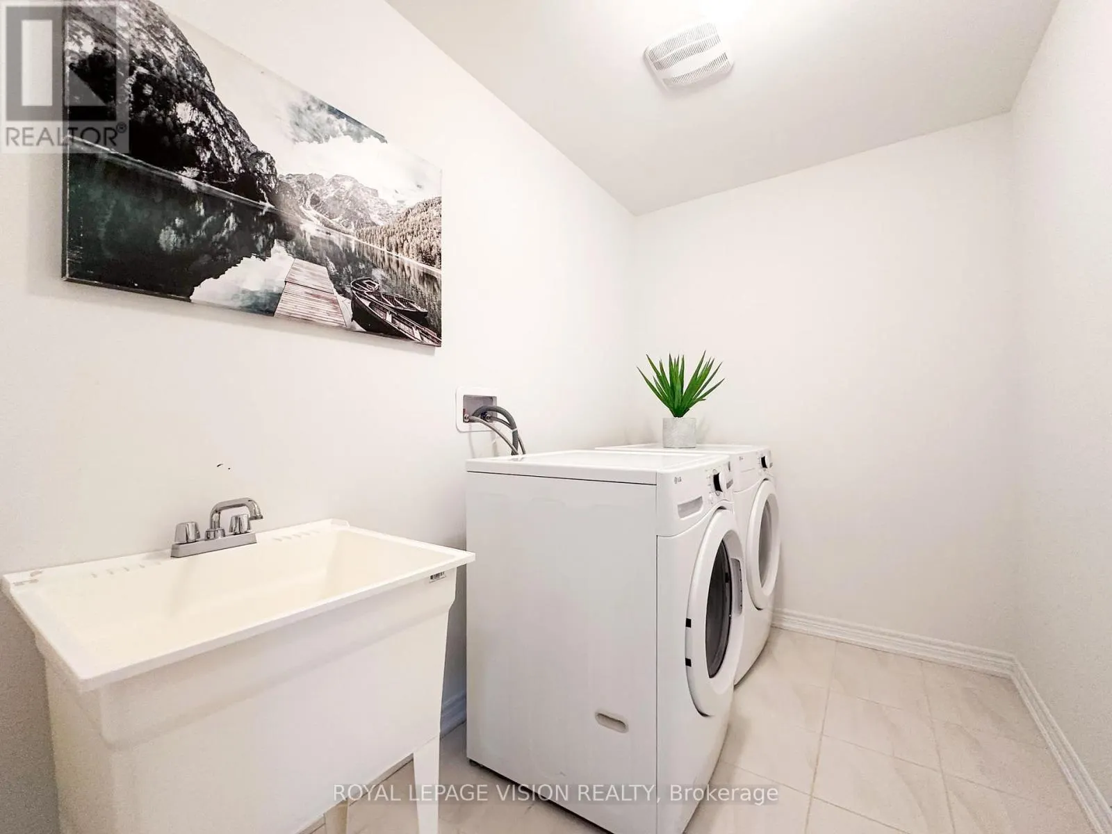 21 SORBARA WAY