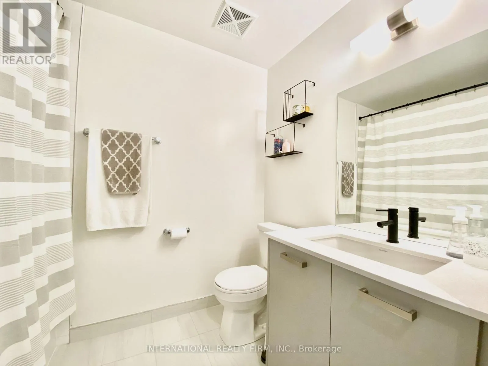 412 - 1630 QUEEN STREET E