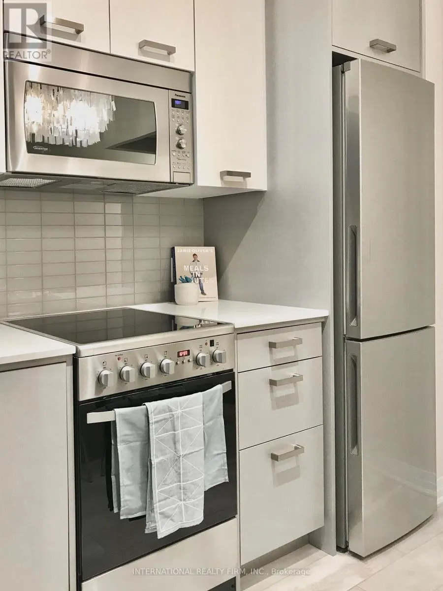 412 - 1630 QUEEN STREET E