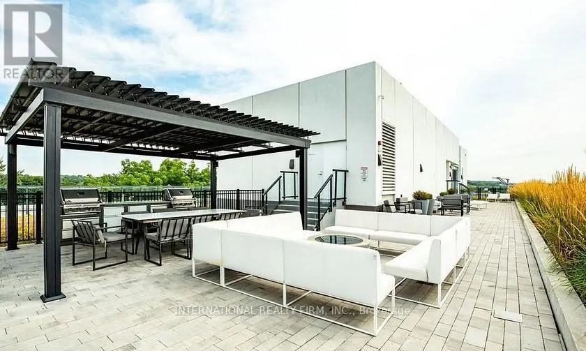412 - 1630 QUEEN STREET E