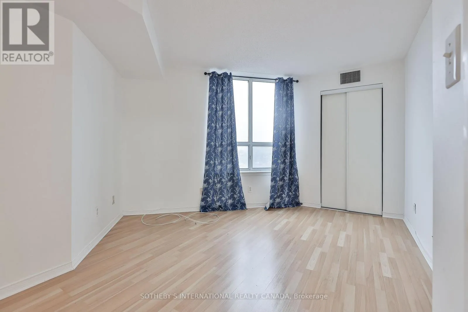 709 - 1625 PICKERING PARKWAY