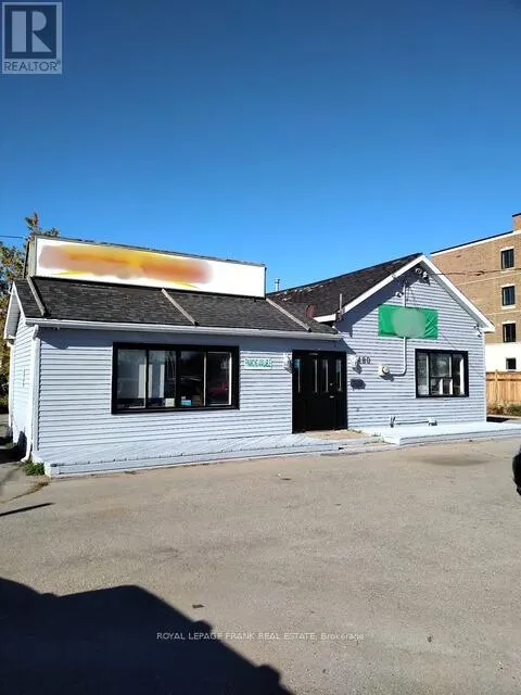 480 TAUNTON ROAD E