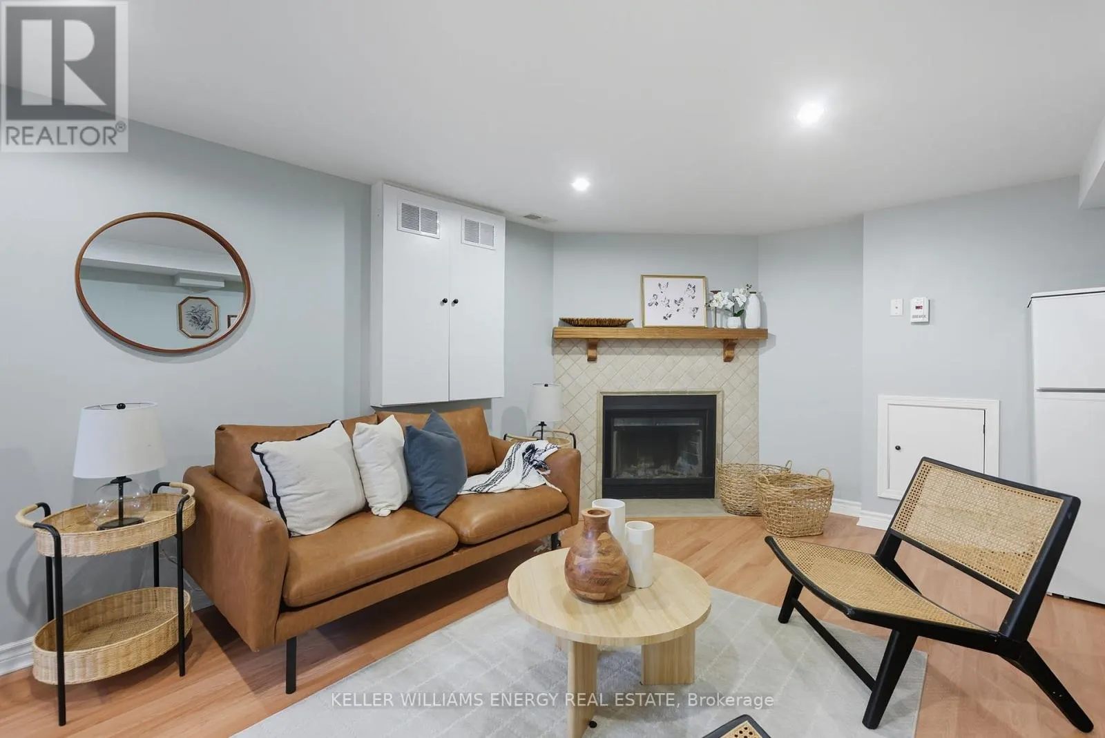 8 INGLIS AVENUE