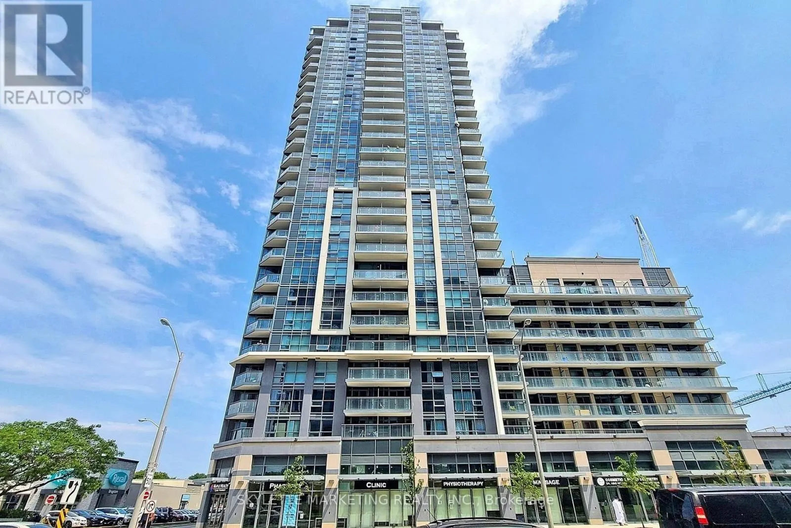 609 - 30 MEADOWGLEN PLACE