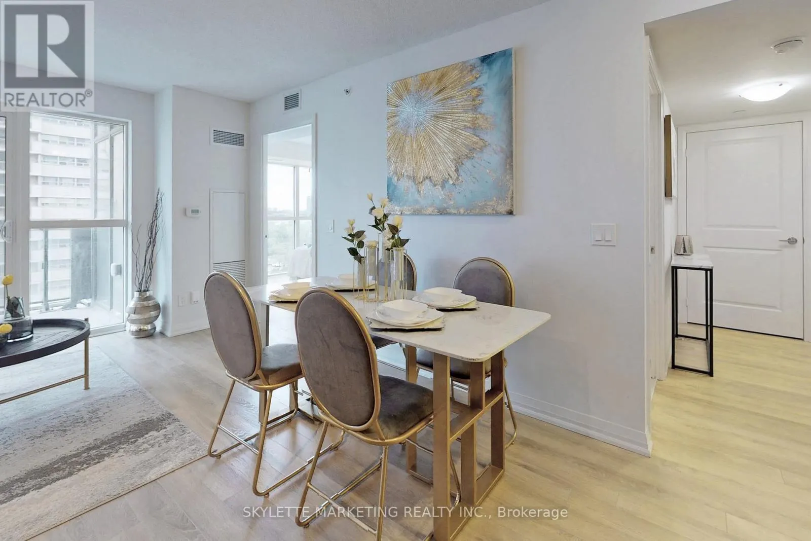 609 - 30 MEADOWGLEN PLACE