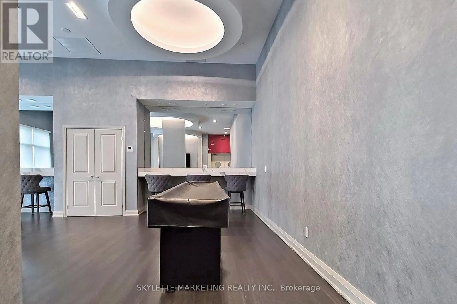 609 - 30 MEADOWGLEN PLACE