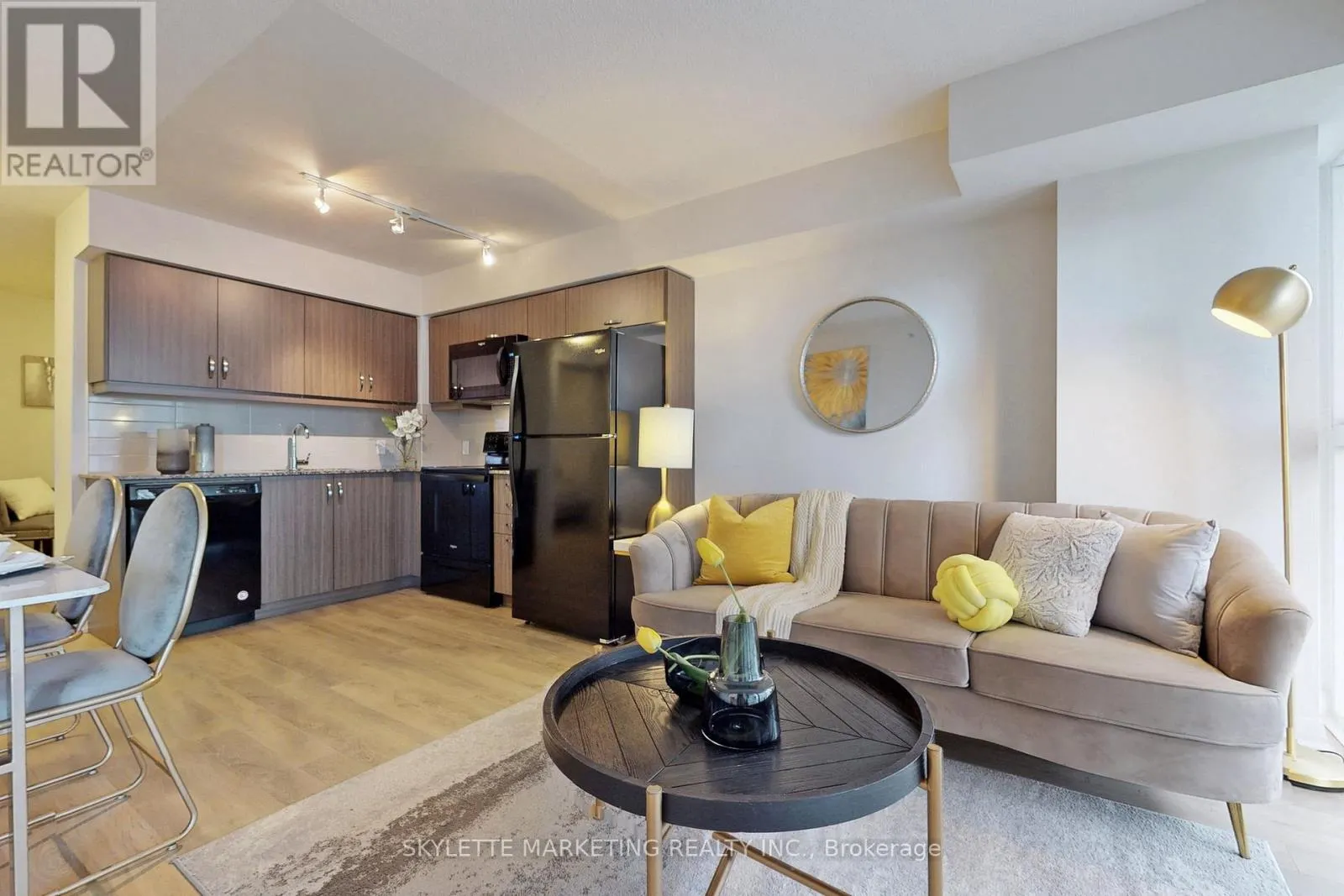 609 - 30 MEADOWGLEN PLACE