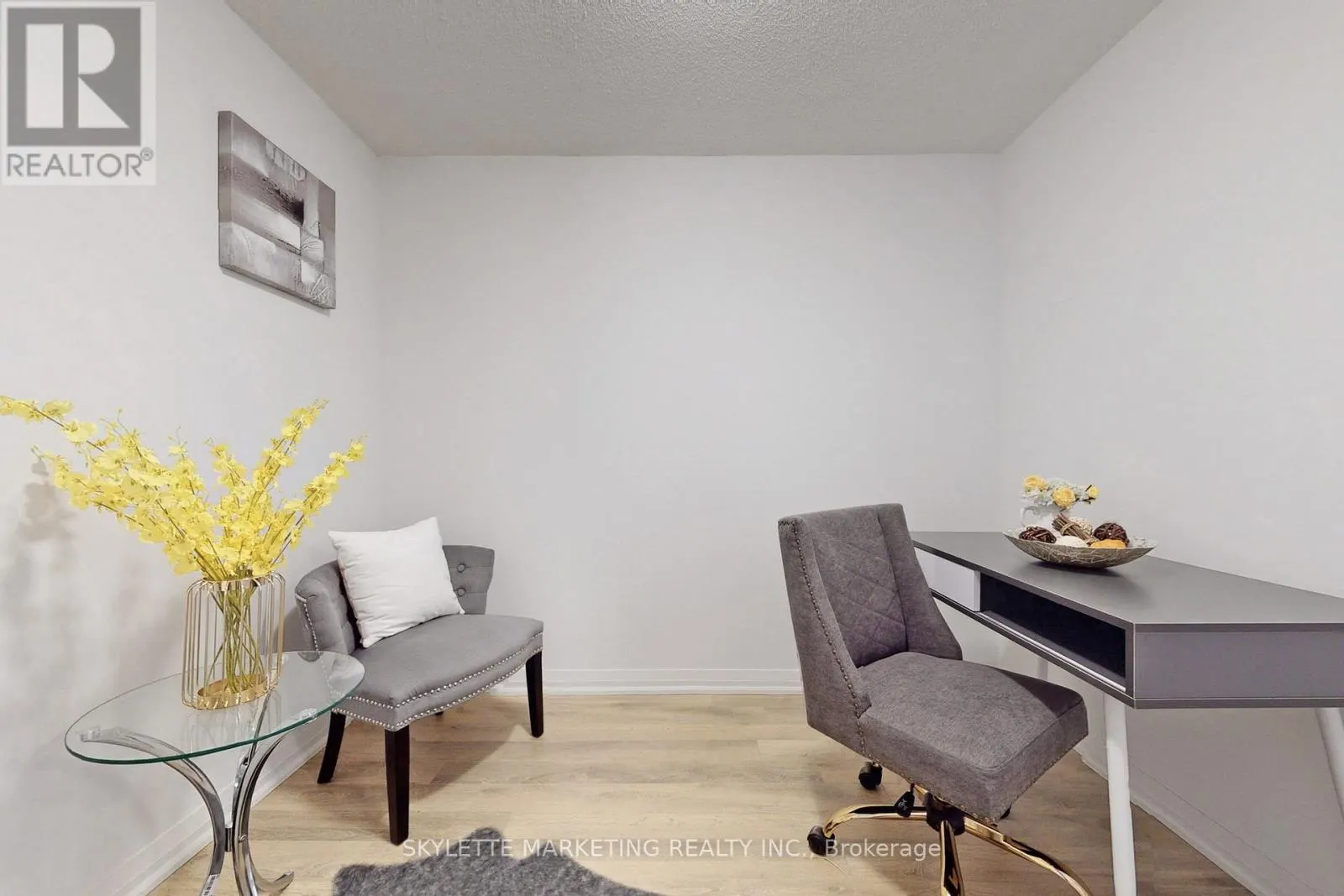 609 - 30 MEADOWGLEN PLACE