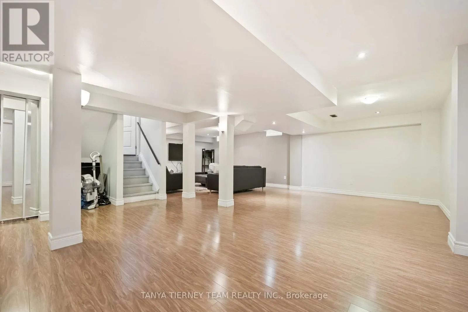 19 ELLERBY COURT