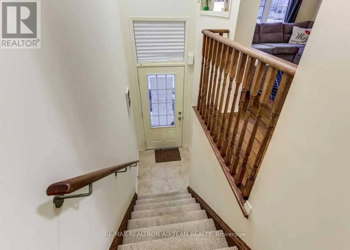 5 BURTONBURY LANE