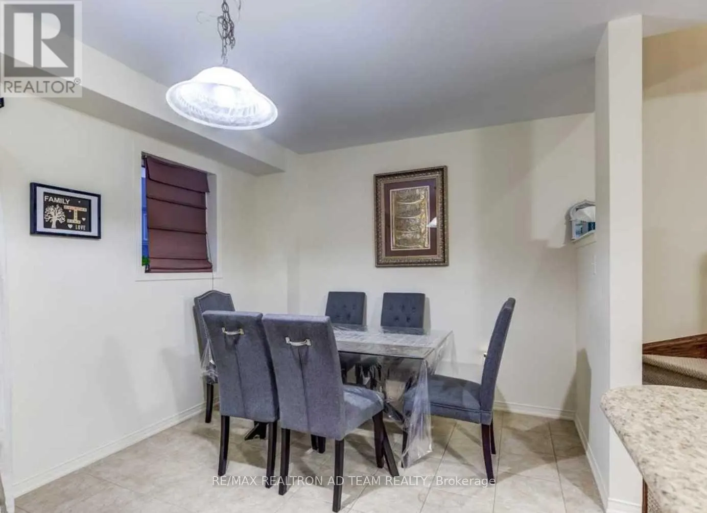 5 BURTONBURY LANE