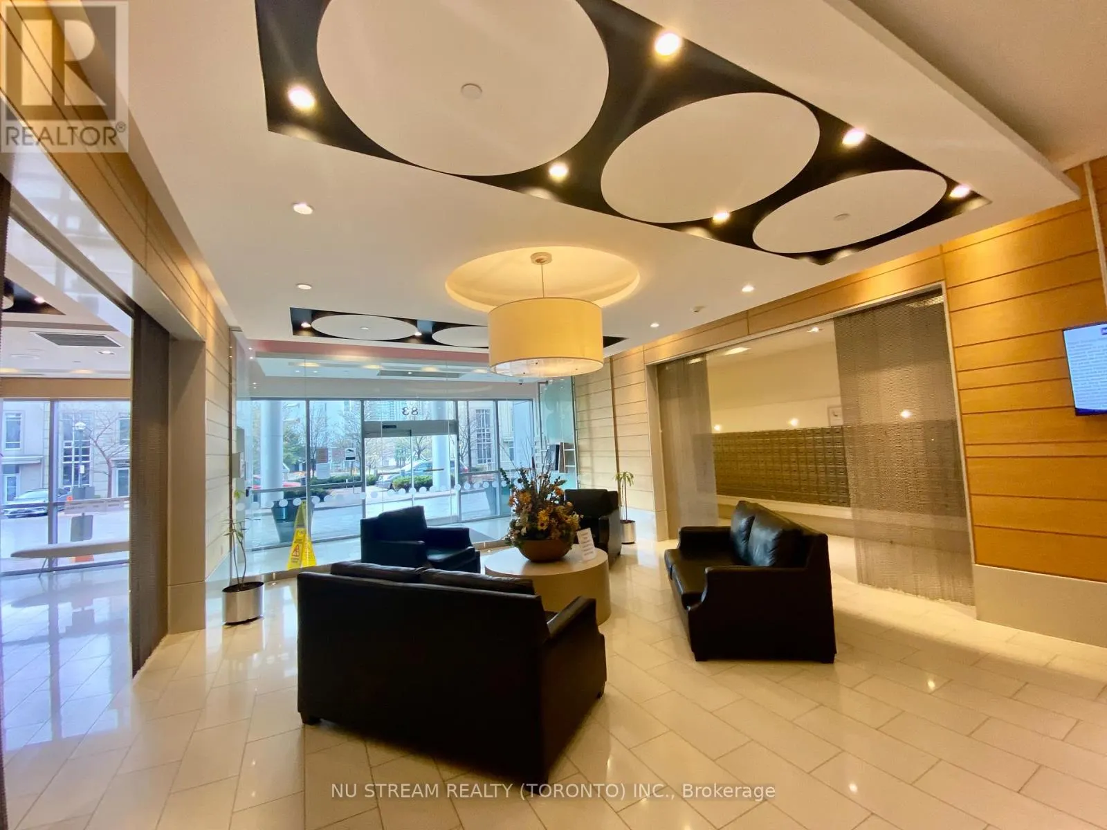 903 - 83 BOROUGH DRIVE