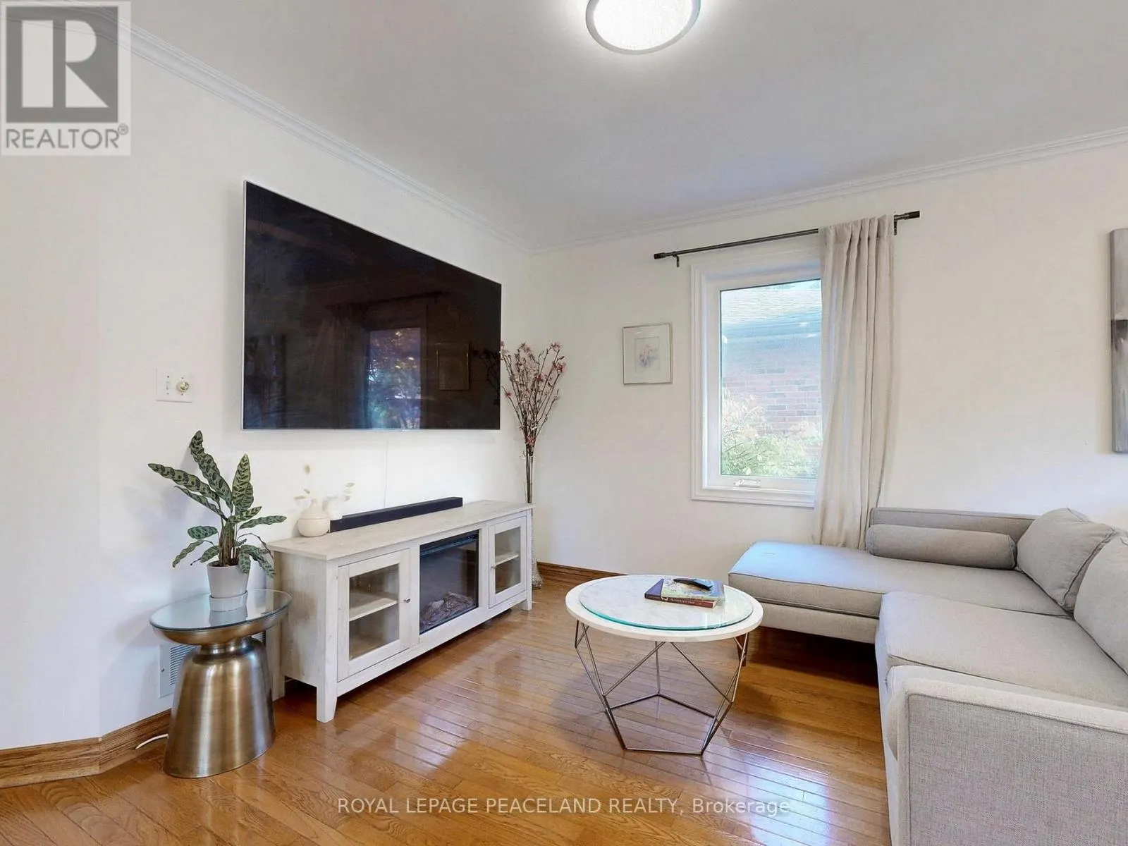 139 SCARBORO CRESCENT
