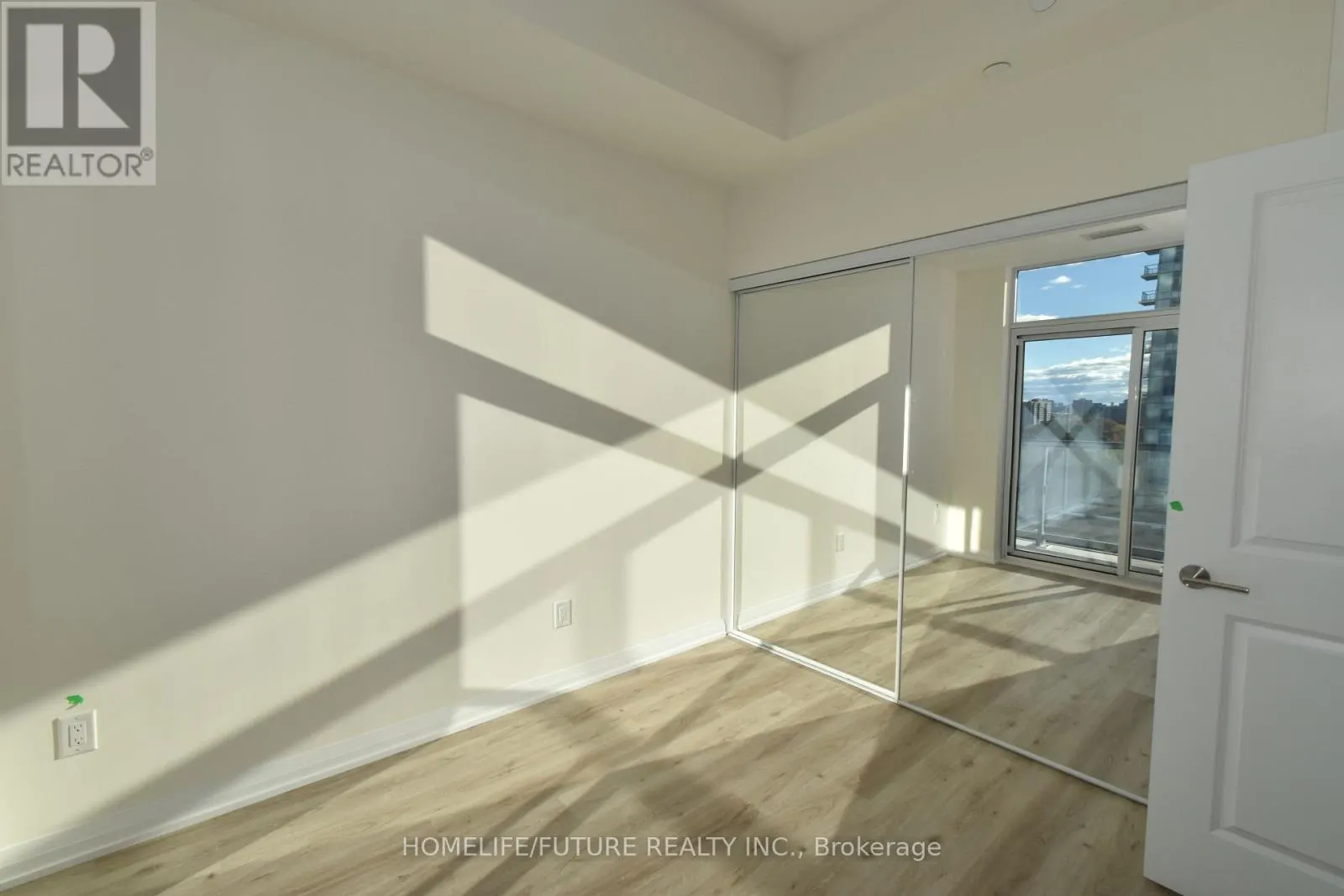 1010 - 3260 SHEPPARD AVENUE E