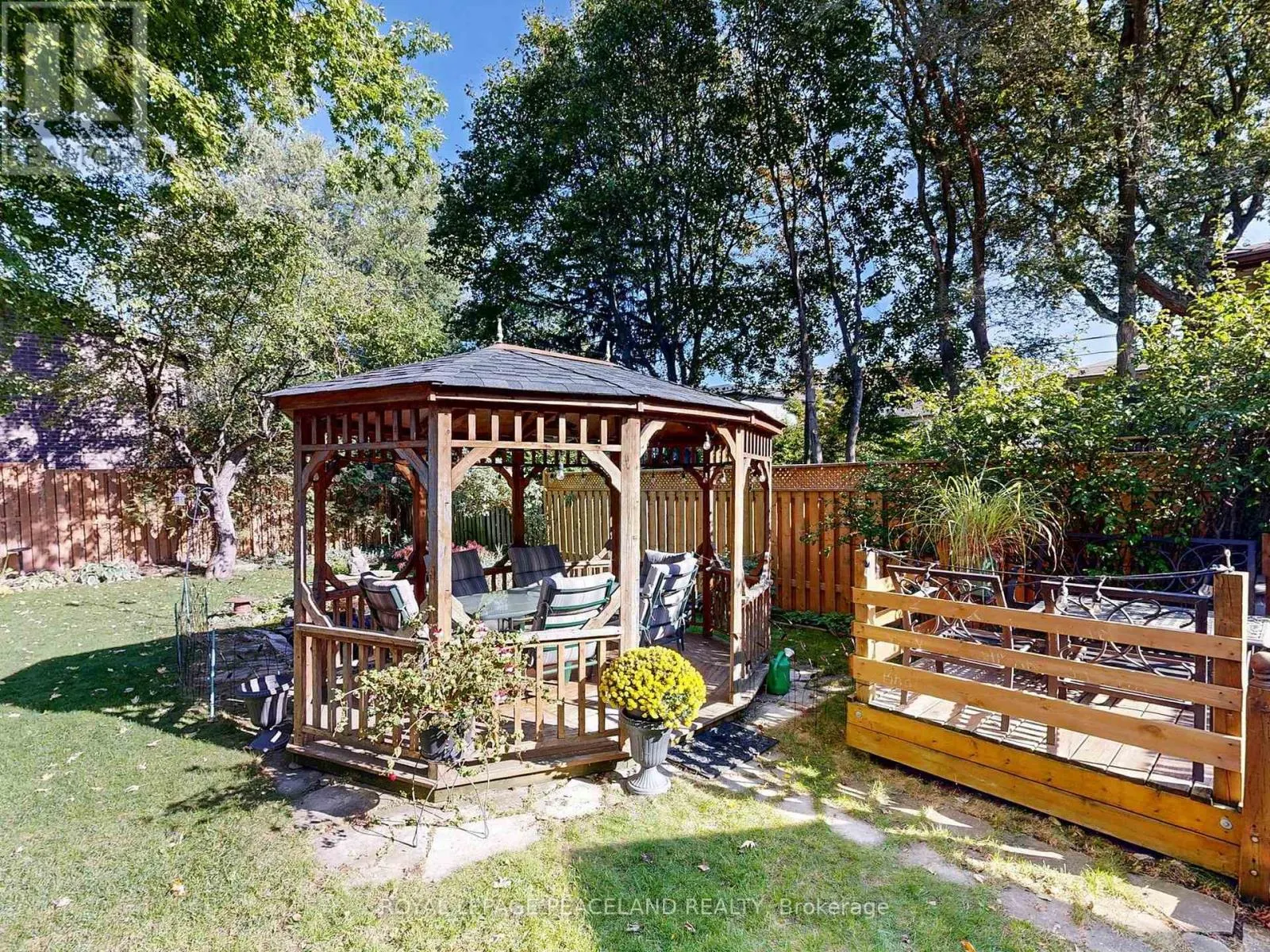 139 SCARBORO CRESCENT