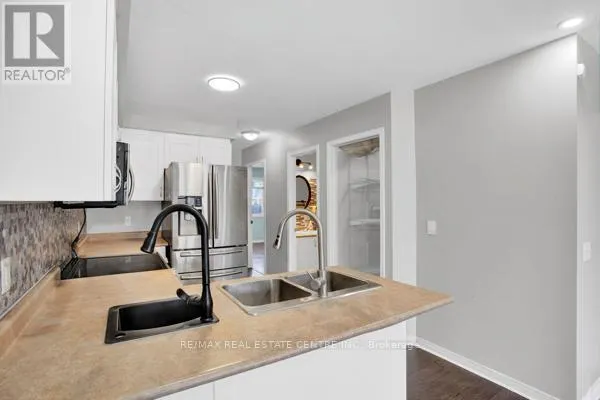 LOWER LEVEL - 58 AVENUE STREET