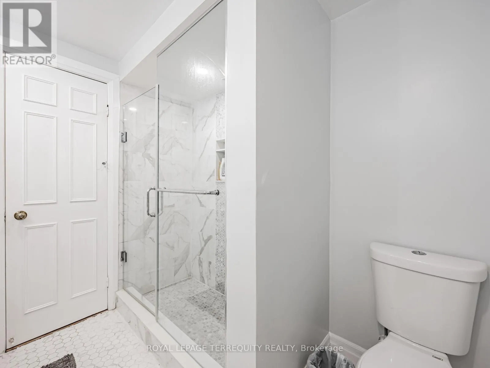 63 ROTHERGLEN ROAD S