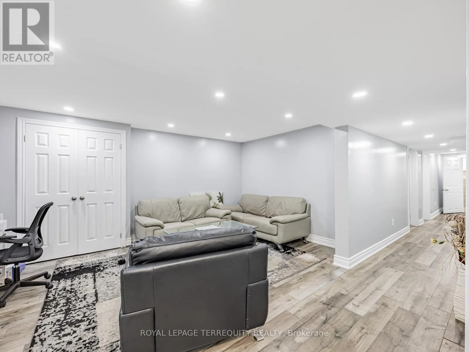 63 ROTHERGLEN ROAD S