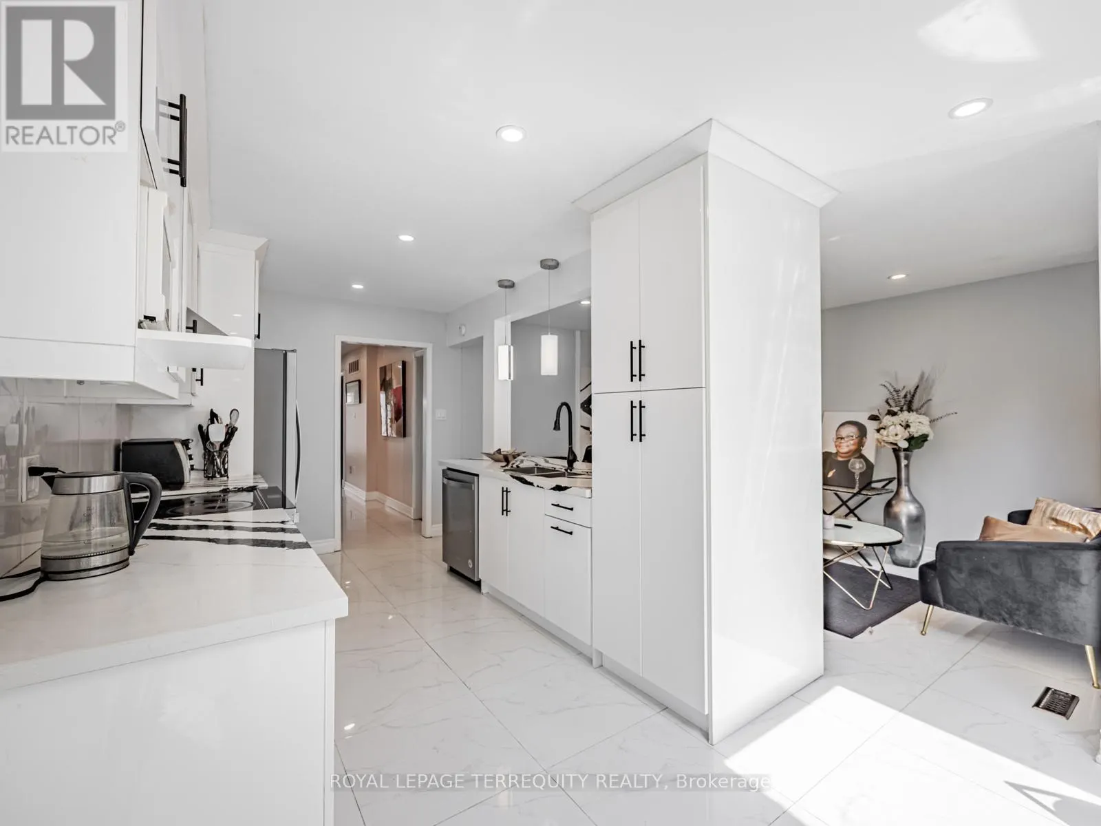 63 ROTHERGLEN ROAD S