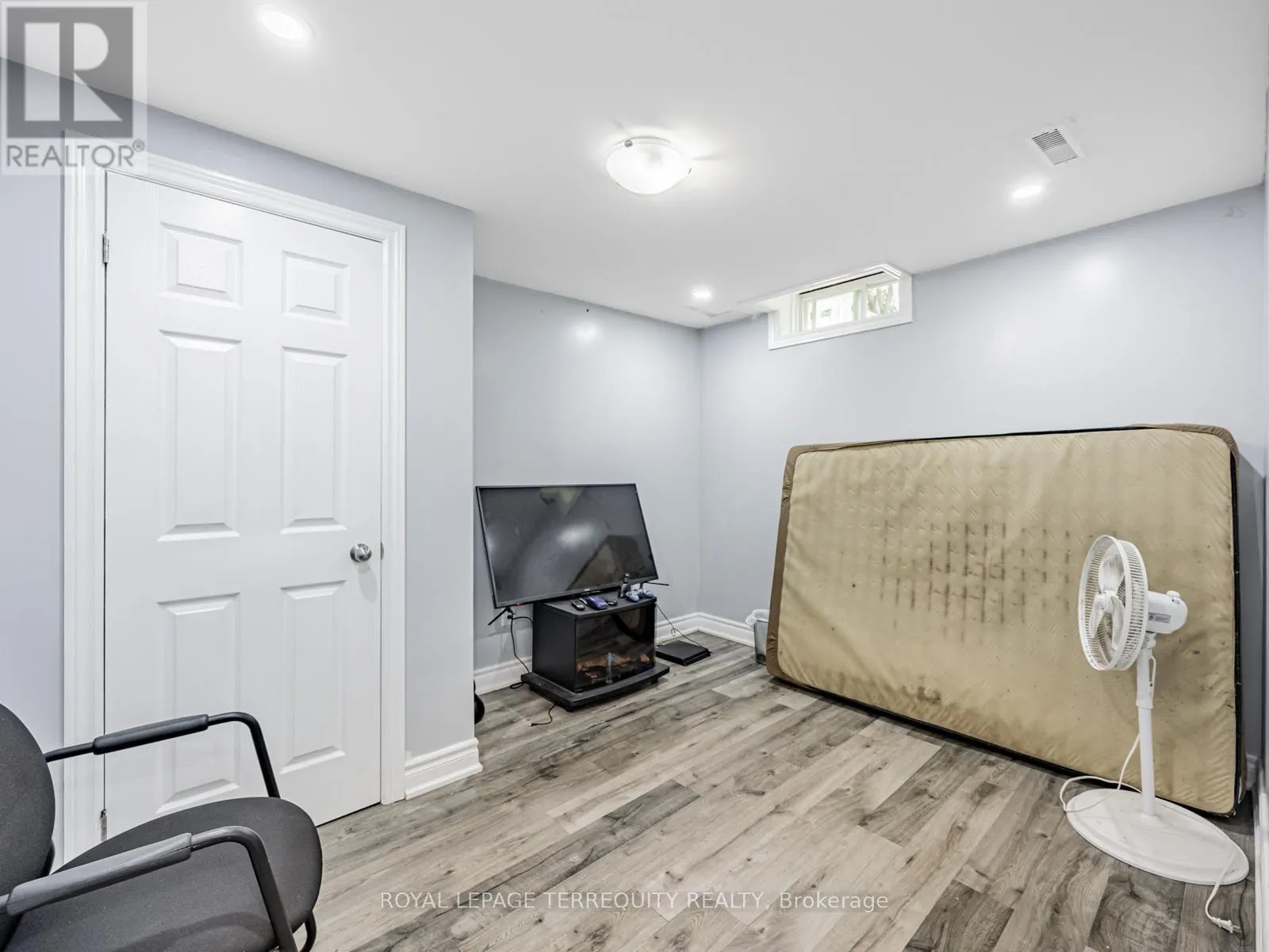 63 ROTHERGLEN ROAD S