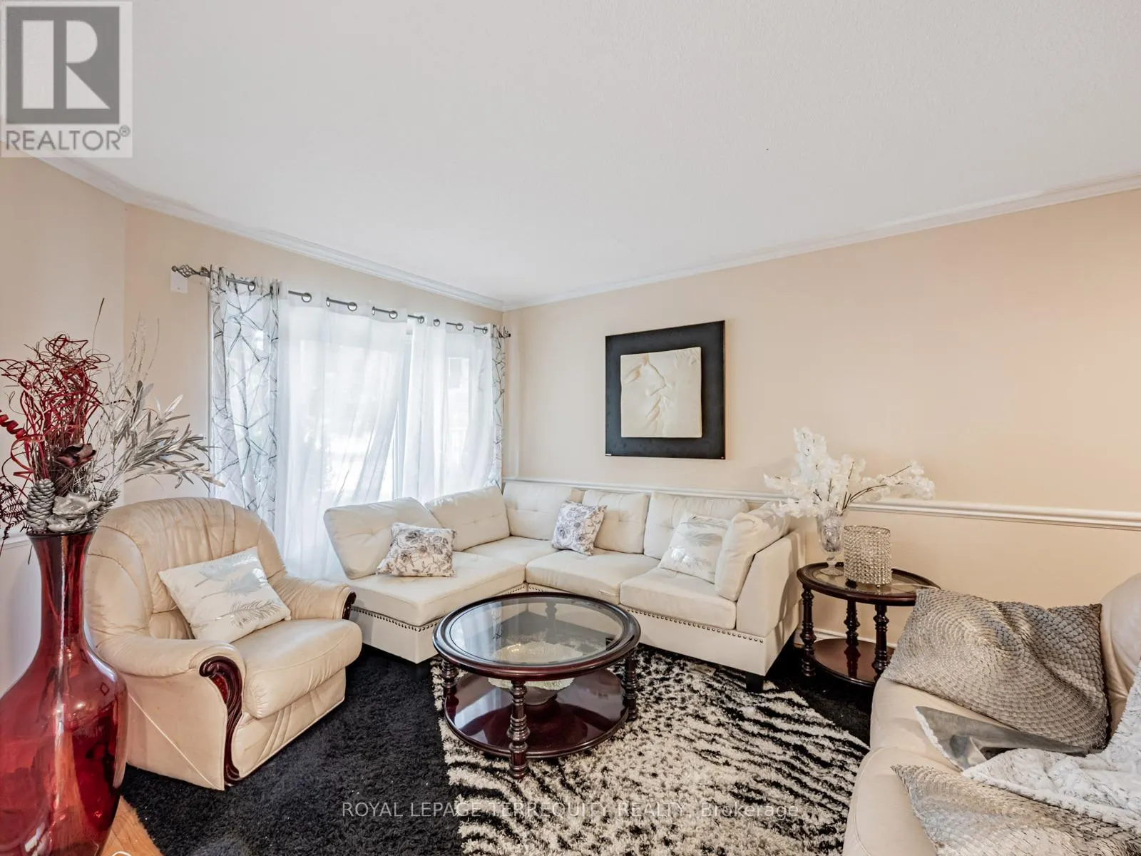63 ROTHERGLEN ROAD S
