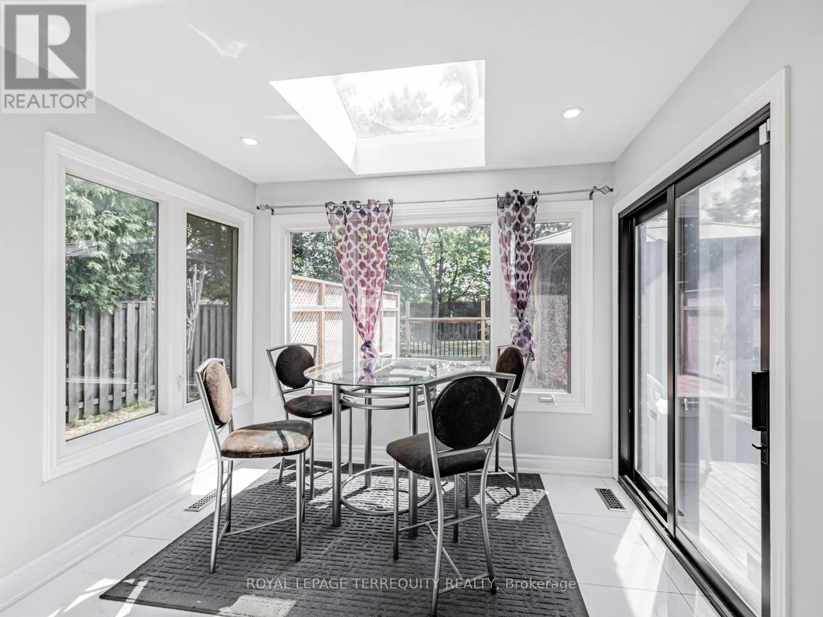 63 ROTHERGLEN ROAD S