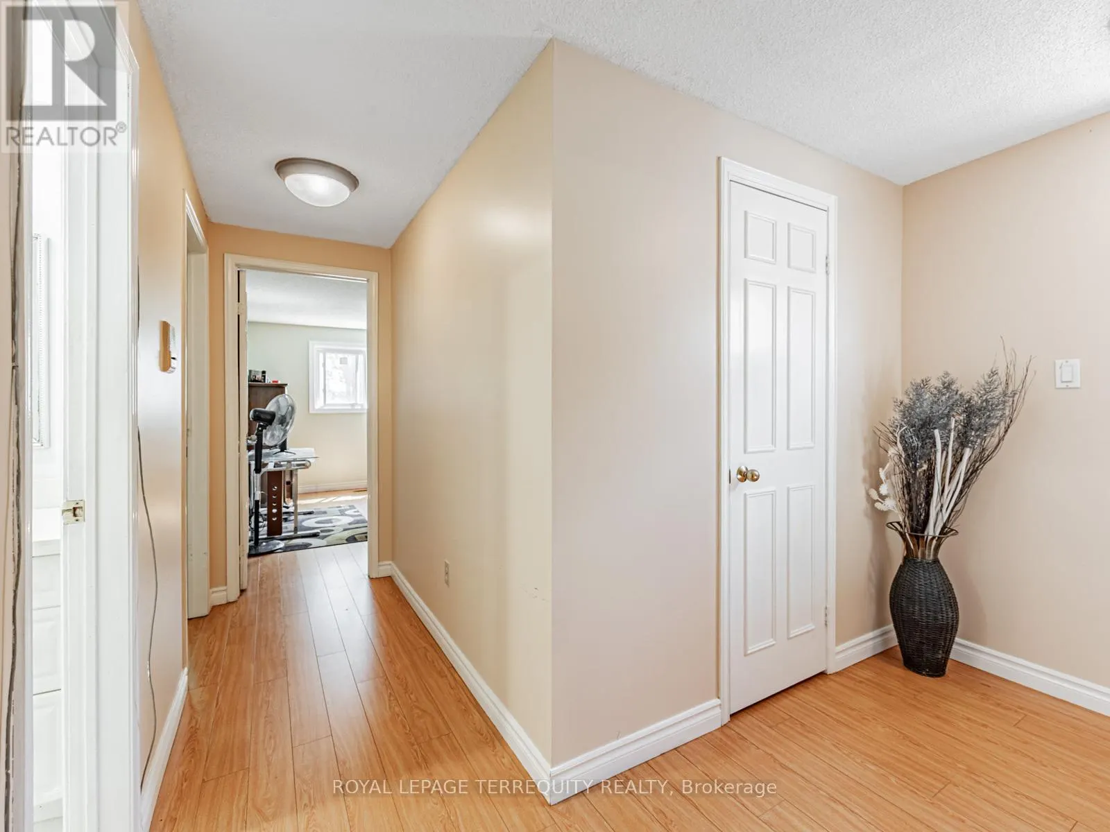 63 ROTHERGLEN ROAD S