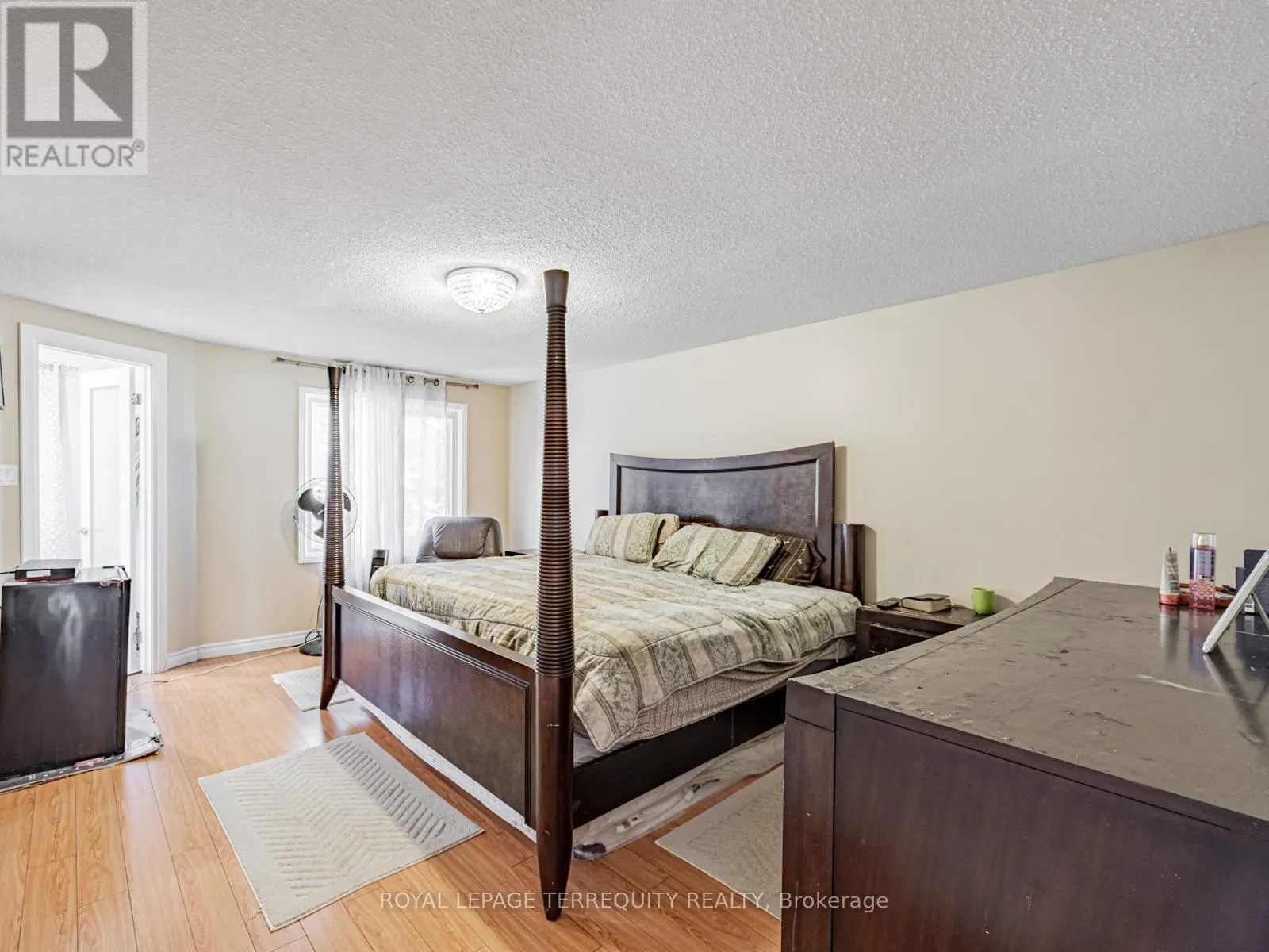 63 ROTHERGLEN ROAD S