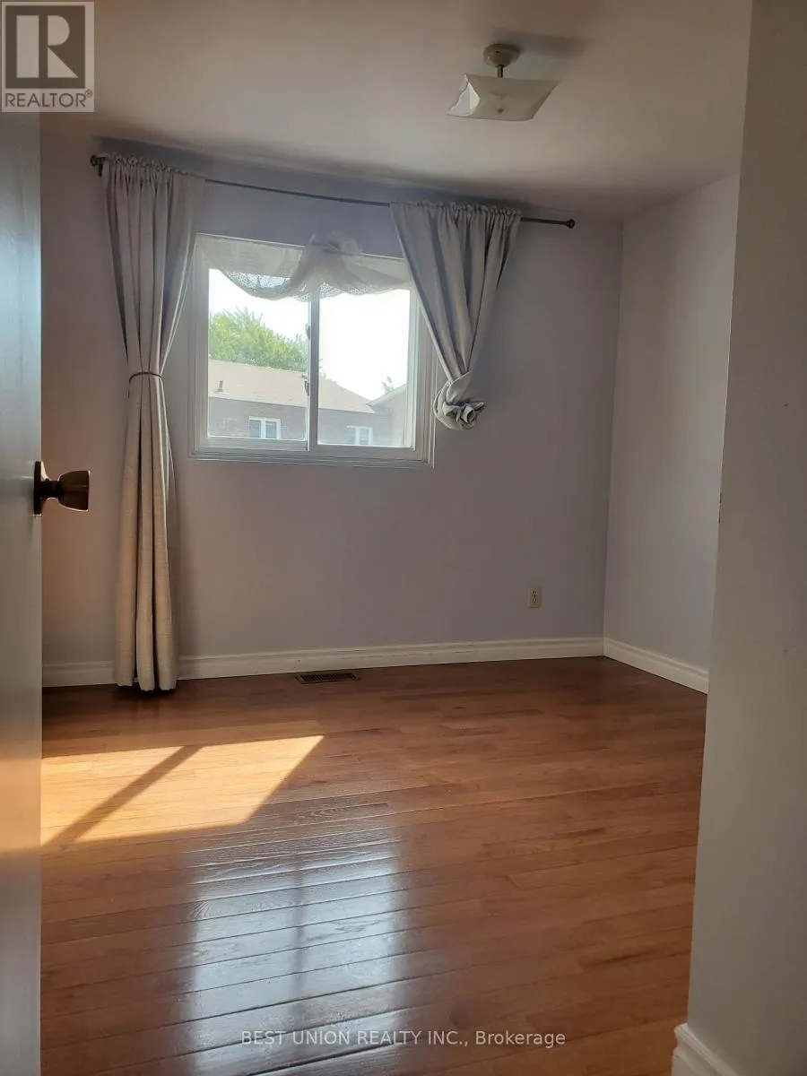 12 - 200 BRIDLETOWNE CIRCLE
