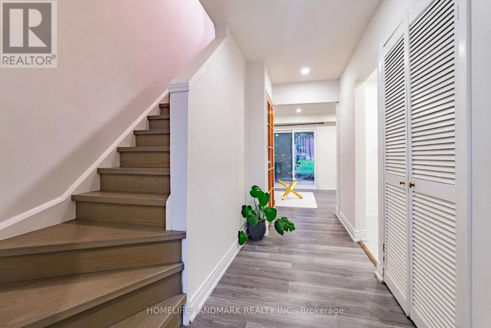 314 SPRUCEWOOD COURT