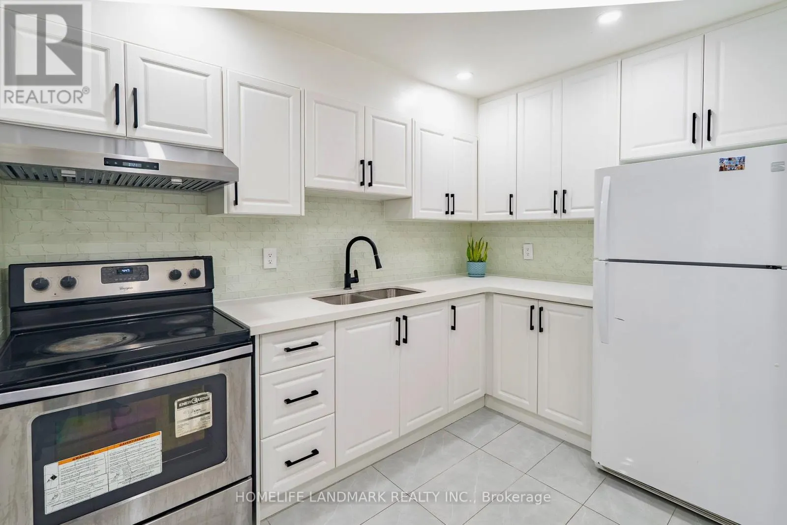 314 SPRUCEWOOD COURT